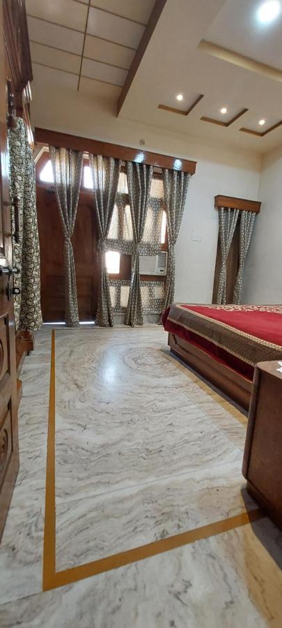 Kapoor Sahab Homestay : It'S A Home Away From Home. Varanasi Exterior foto
